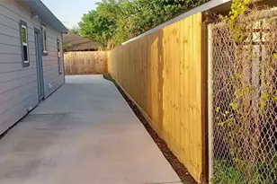 3234 Berry St, Houston, TX 77004 - Photo 10