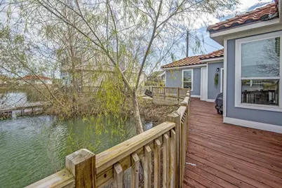 2734 Avenue D, Dickinson, TX 77539 - Photo 2