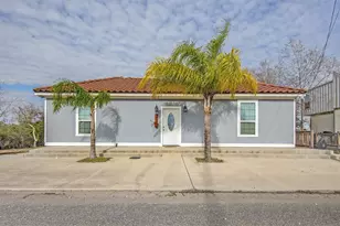 2734 Avenue D, Dickinson, TX 77539 - Photo 1