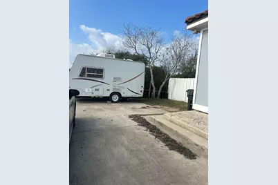 2734 Avenue D, Dickinson, TX 77539 - Photo 20