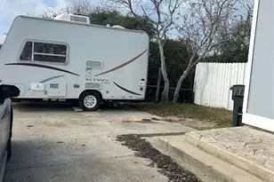 2734 Avenue D, Dickinson, TX 77539 - Photo 20