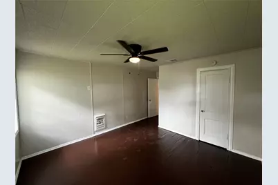 1805 E North Street, Victoria, TX 77901 - Photo 10