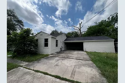 1805 E North Street, Victoria, TX 77901 - Photo 2