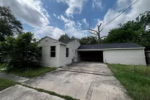 1805 E North St, Victoria, TX 77901 - Photo 2
