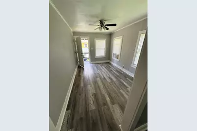 121 S Willow Street, Texas City, TX 77591 - Photo 6
