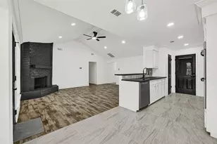 4102 Townes Forest Rd, Friendswood, TX 77546 - Photo 16