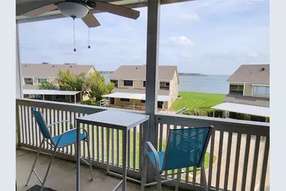 162 April Point Drive S, Conroe, TX 77356 - Photo 18
