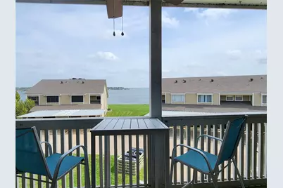 162 April Point Drive S, Conroe, TX 77356 - Photo 2