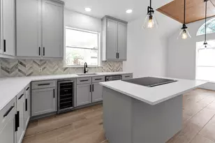 30 E Wedgemere Cir, The Woodlands, TX 77381 - Photo 10