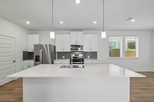 6323 Sapphire Ocean Dr, Houston, TX 77092 - Photo 10