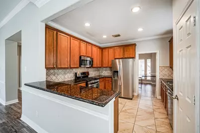 1523 Crescent Shores Lane, Pasadena, TX 77586 - Photo 6