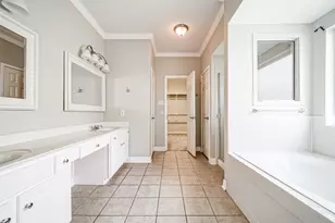 1523 Crescent Shores Ln, Pasadena, TX 77586 - Photo 18