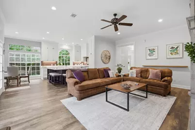 103 Quiet Oak Circle, The Woodlands, TX 77381 - Photo 12