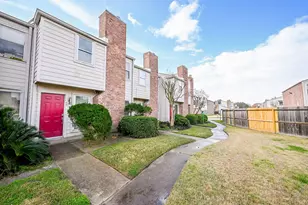 3901 Woodchase Dr, Houston, TX 77042 - Photo 2