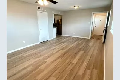 1914 Larrabee Street #3, Seabrook, TX 77586 - Photo 4