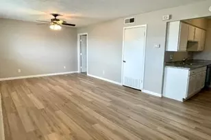 1914 Larrabee St, Seabrook, TX 77586 - Photo 2