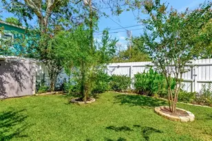 2608 Ursuline St, Galveston, TX 77550 - Photo 32