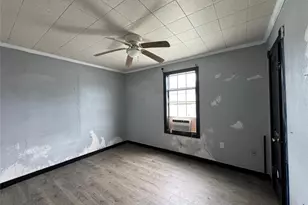 722 W 6th St, Freeport, TX 77541 - Photo 6