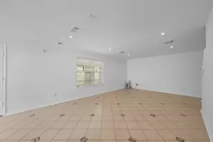 9742 Kingsville Park Dr, Houston, TX 77083 - Photo 10