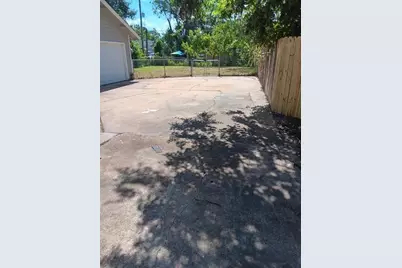 905 N Arcola Street, Angleton, TX 77515 - Photo 16