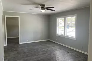 905 N Arcola St, Angleton, TX 77515 - Photo 4