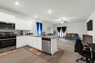 16125 Sugar Fls Dr, Conroe, TX 77303 - Photo 4