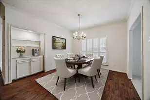 2125 Bering Dr, Houston, TX 77057 - Photo 8