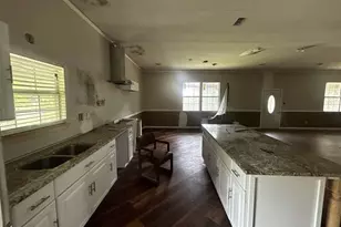 206 Grayson St, Teague, TX 75860 - Photo 2