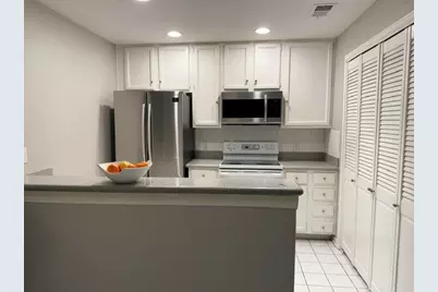 11711 Memorial Drive #292, Houston, TX 77024 - Photo 6