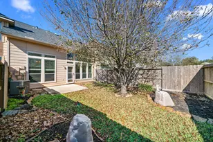 1742 Pepper Hill Ln, Sugar Land, TX 77479 - Photo 18