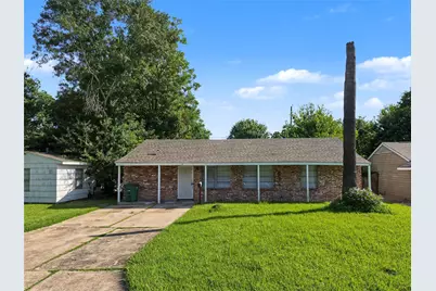 5427 Willow Glen Drive, Houston, TX 77033 - Photo 1