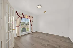 2103 5 Iron Dr, Houston, TX 77089 - Photo 4