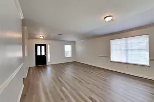 3043 Crestbrook Bend Ln, Katy, TX 77449 - Photo 4
