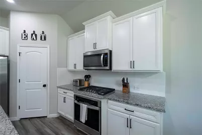 31302 Raleigh Creek Drive, Tomball, TX 77375 - Photo 6