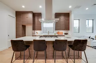 1312 Castle Ct, Houston, TX 77006 - Photo 4