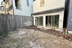 1312 Castle Ct, Houston, TX 77006 - Photo 14