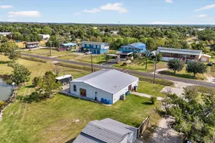 311 Bayside Dr, Anahuac, TX 77514 - Photo 14