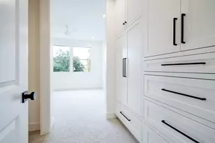 2031 Saxon Dr, Houston, TX 77018 - Photo 20