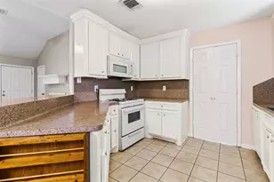 1060 Yaupon Cove Dr, Onalaska, TX 77360 - Photo 4