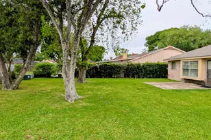 11403 Spring Grove Dr, Houston, TX 77099 - Photo 18