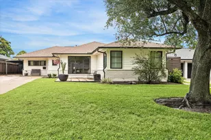 6230 Waltway Dr, Houston, TX 77008 - Photo 2