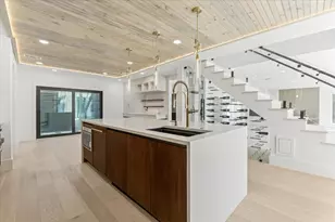 13 Tiel Way, Houston, TX 77019 - Photo 10