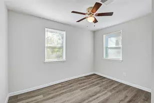 207 E Bernard St, Clute, TX 77531 - Photo 20