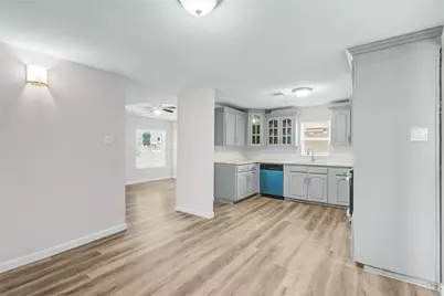 207 E Bernard Street, Clute, TX 77531 - Photo 10