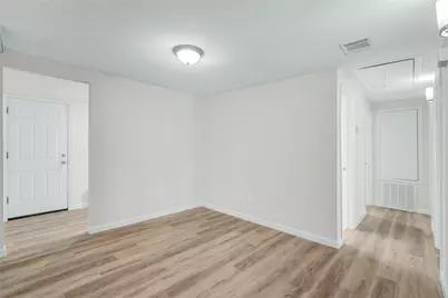 207 E Bernard Street, Clute, TX 77531 - Photo 8