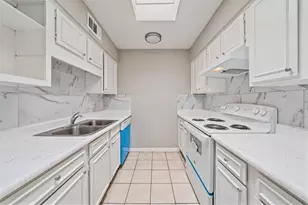 9809 Richmond Ave, Houston, TX 77042 - Photo 6