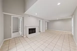 9809 Richmond Ave, Houston, TX 77042 - Photo 8