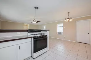 14 Veronica Ln, Huntsville, TX 77340 - Photo 10