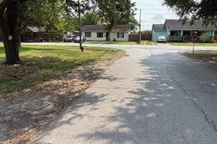 11213 Oswego St, Houston, TX 77029 - Photo 2