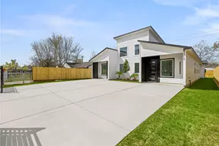 7710 Sharondale Dr, Houston, TX 77033 - Photo 8